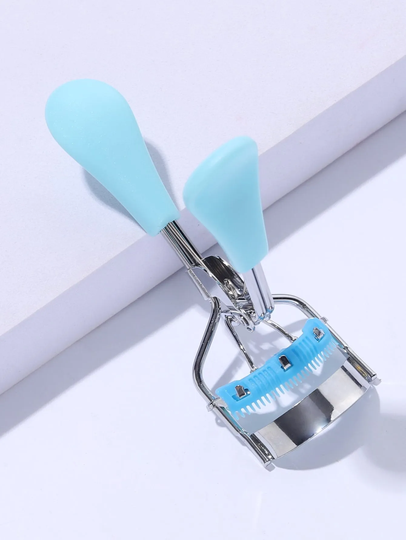 1pc Eyelash Curler With Comb